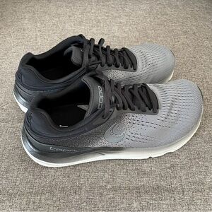 Topo Athletic Women's Gray Running Shoes